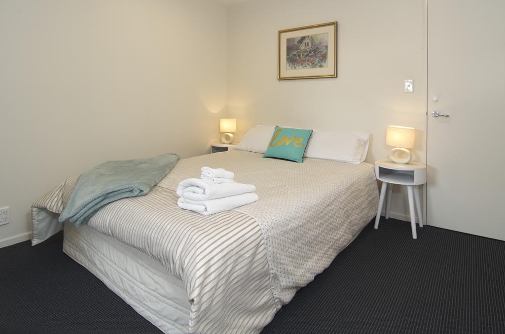 Riccarton Loft - Christchurch Holiday Homes Buitenkant foto