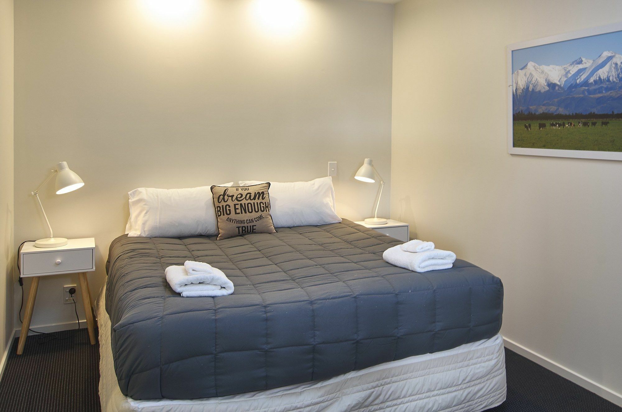 Riccarton Loft - Christchurch Holiday Homes Buitenkant foto